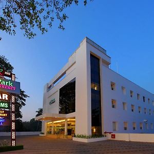 Hotel Park Residency Kuttiyadi